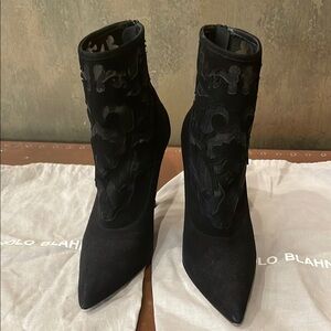 Like New Manolo Blahnik  Elegant Black Mesh Ankle Boots